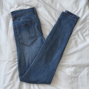 SKINNY DENIM JEANS!!